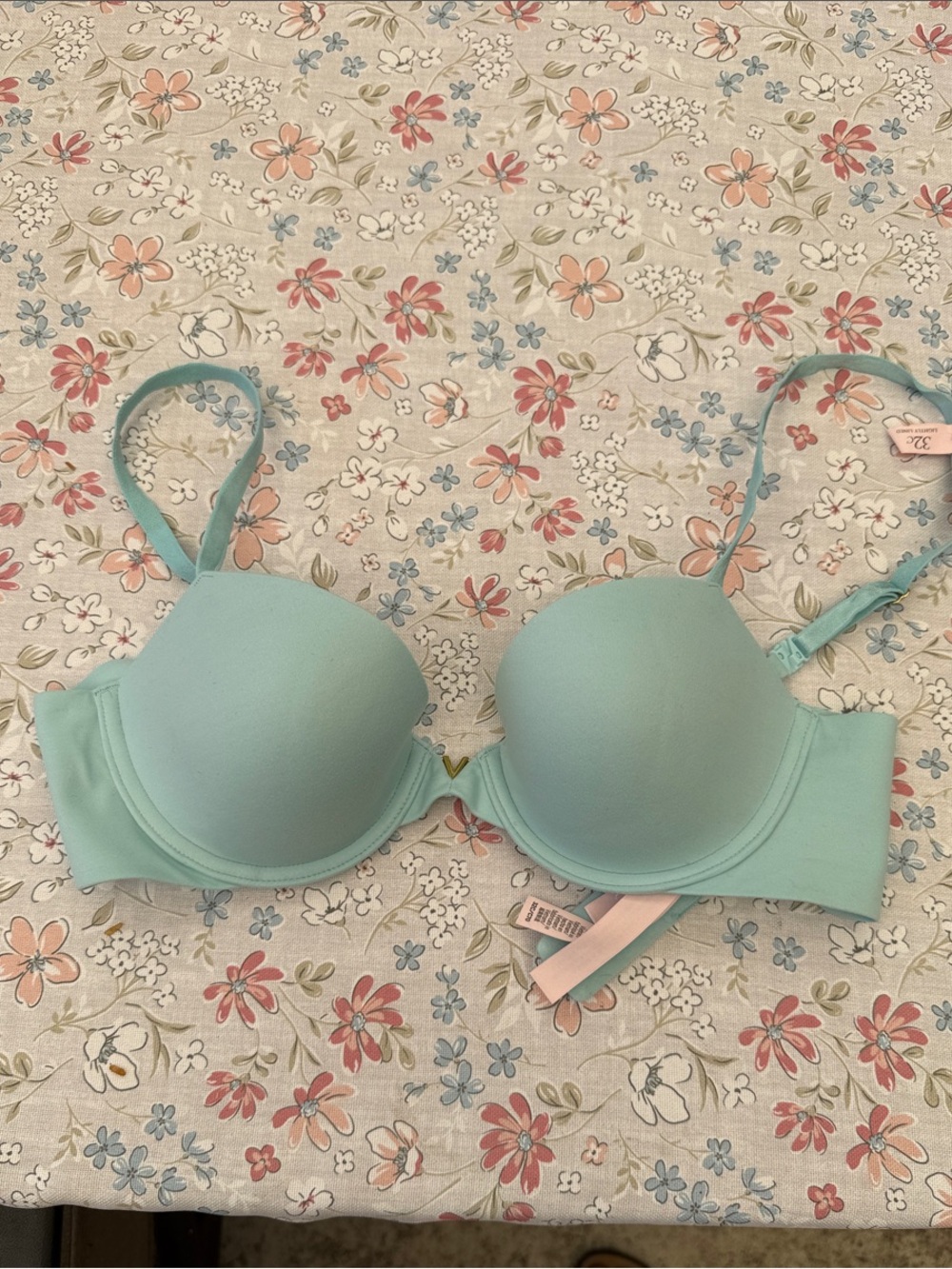 NWOT- VS Light Blue VS T-shirt Bra